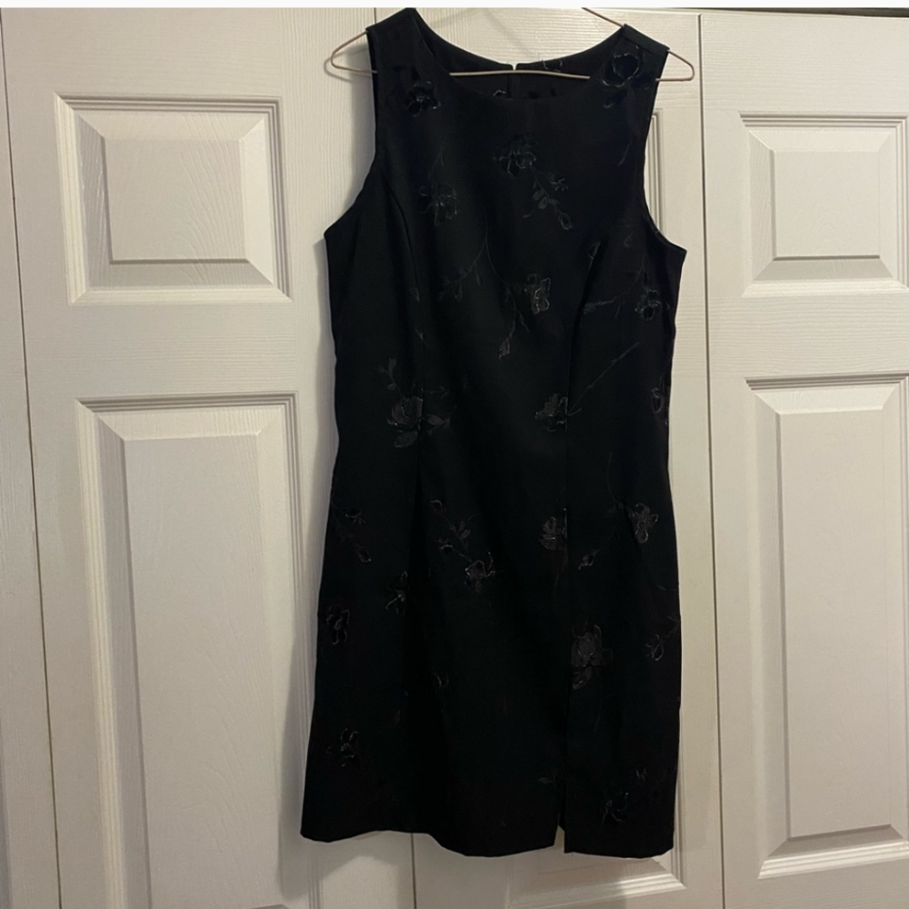 Gorgeous a fortiori little black dress with floral design